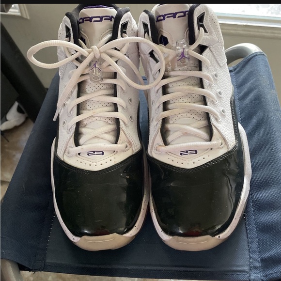 Air Jordan - Picture 2 of 3